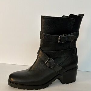 AEROSOLES…Leather Ankle Boots